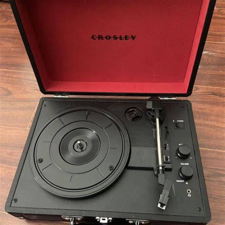 Can Crosley play CDs?