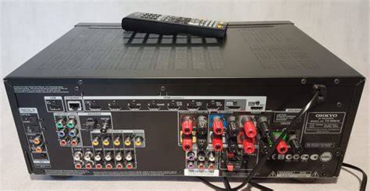 Does Onkyo TX nr616 have Bluetooth?