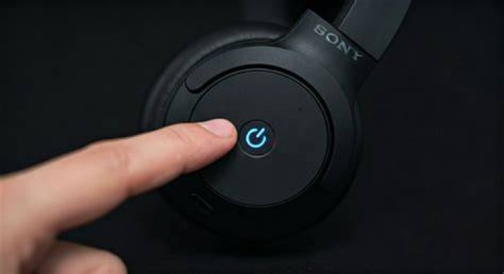 How do I make my Sony headphones discoverable?