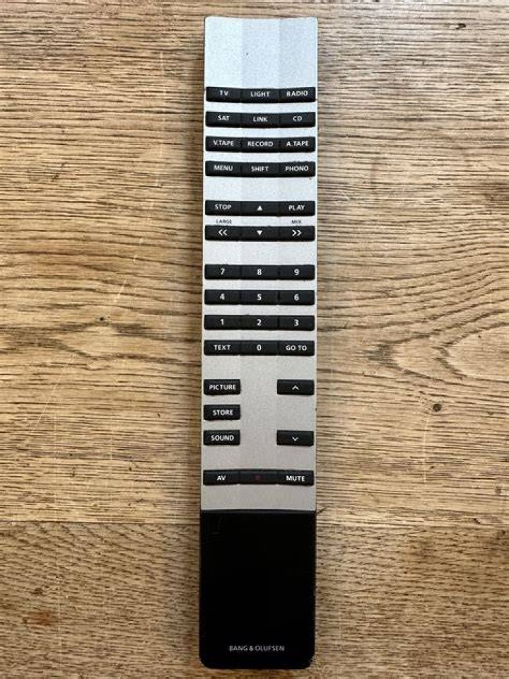 How do I program my Bang and Olufsen remote?