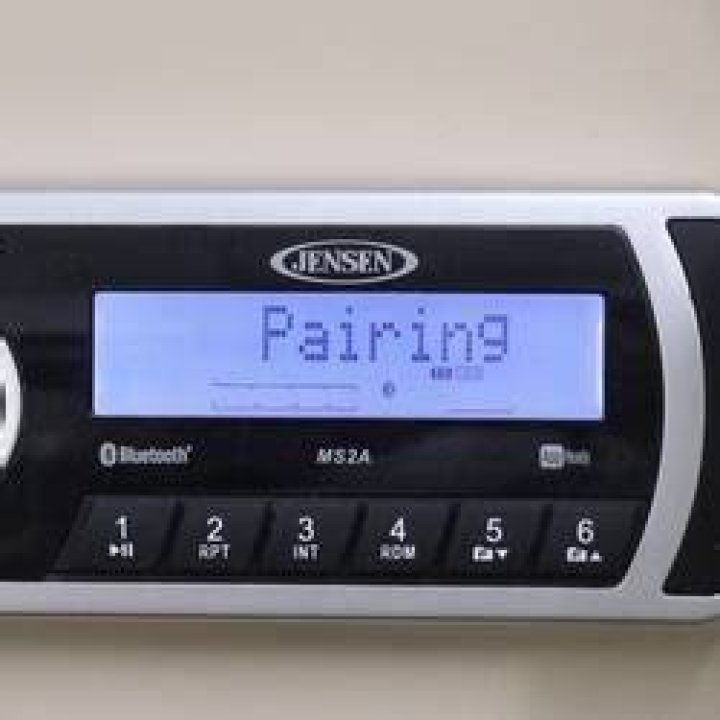 How do I reset my Jensen boat radio?