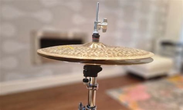 Is it easy to set up a hi hat stand?