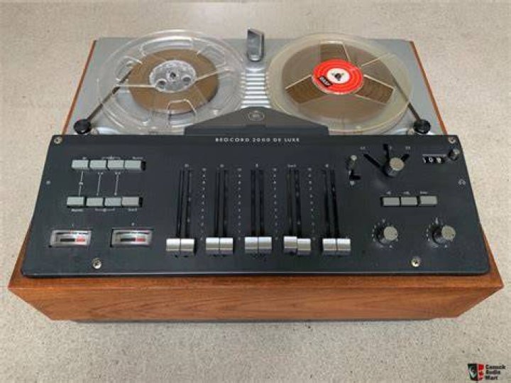 Is the Beocord 2000 De Luxe K reel to reel?