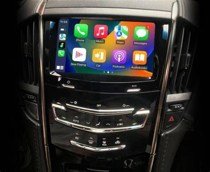 What kind of stereo system does a Cadillac CTS have?