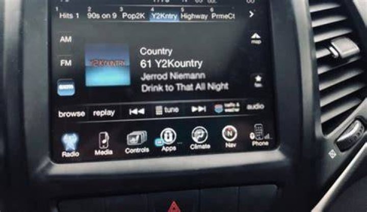 Why does my XM Radio Say No XM Signal?